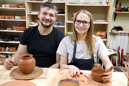 «Буду мастером!» Занятие по ручной лепке из глины представляет мастерская «СеверАрт35»