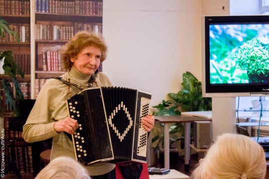 Поэтесса Татьяна Короткова представит в Вологде новые книги и исполнит душевные песни