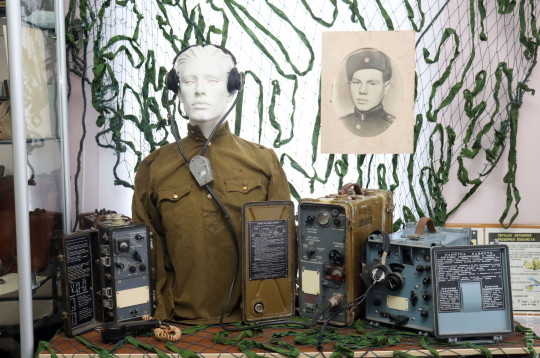 Полевой телефон, советскую форму и «секретку» можно увидеть на новой выставке в городской библиотеке №15