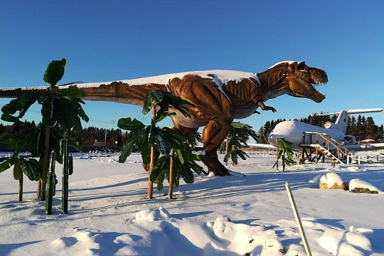 На прогулку с палеонтологом Ярославом Поповым приглашает парк динозавров в центре Y.E.S