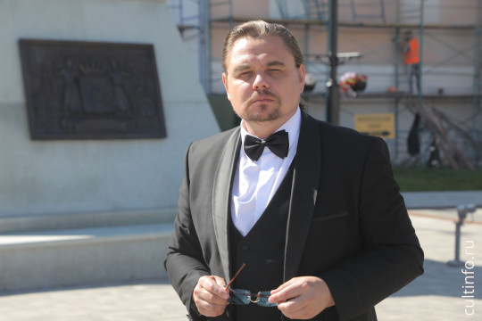 Двойник Леонардо Ди Каприо прогулялся по Вологде