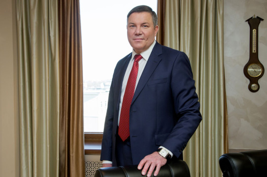 Глава региона Олег Кувшинников поздравляет с Днем Победы