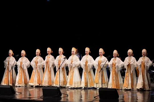 Ансамбль песни и танца «Русский Север» гастролирует на западе страны в рамках федеральной программы «Мы – Россия»