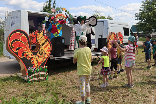 В Вологодской области работники культуры могут получить миллион рублей, если поедут работать в малые города и села