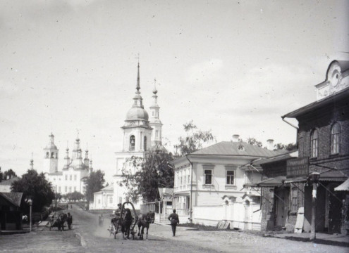Фотоальбом «Осколки времени» презентуют в Тотьме на Дне города