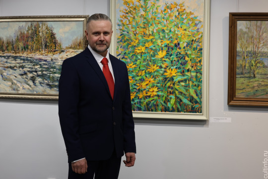 Выставку «Время топинамбуров» привез в Вологду череповецкий художник Евгений Калачёв