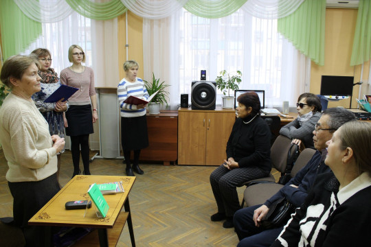 Поэтесса Галина Макарова представила новый сборник стихов в спецбиблиотеке