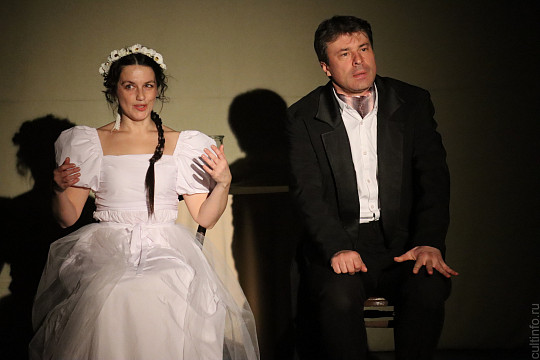 О том, как не стоит делать предложение – новый спектакль «Критический возраст» в Доме актера