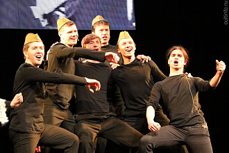 Спектакль «Хотят ли русские войны»