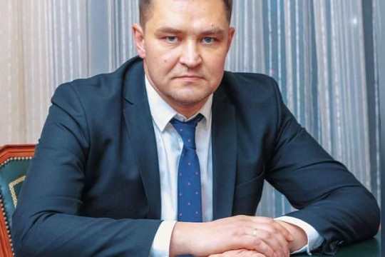 С Днем России поздравляет начальник Департамента культуры и туризма области Владимир Осиповский 
