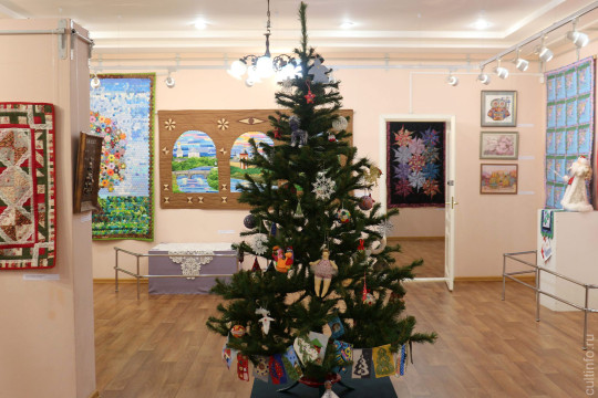Cultinfo Weekend: «Прогулки в вечность, «Путешествие по кроличьей норе», «Мастерская Деда Мороза», «Красный bazar» и фотосессия