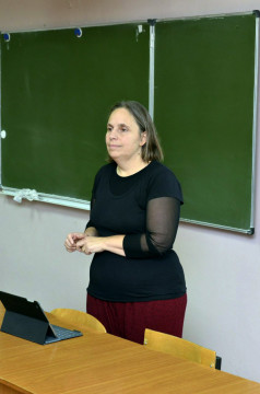 «Все, что вы хотели узнать о женской и гендерной истории, но боялись спросить», вам расскажет Карэн Петрон в Красном углу