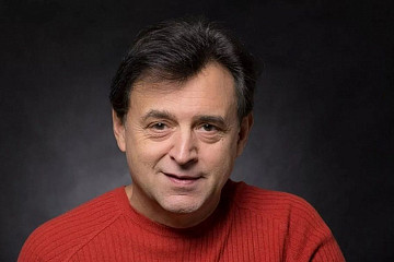 Сергей Шустицкий выступит в Вологде в рамках проекта «Летний ангажемент в Театральном саду»