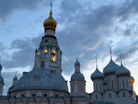 Вологодский музей-заповедник  приглашает на завершающие в этом сезоне сеансы летней акции «Огни вечерней Вологды» и экскурсию в Софийский собор