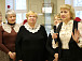 С микрофоном Елена Егина