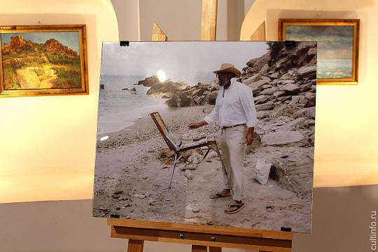 Тишь и благодать российской глубинки и солнечную красоту Греции вологжане могут увидеть на полотнах Валерия Антонова