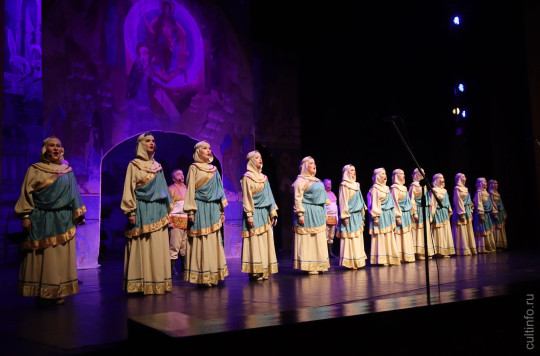 Самый гастролирующий ансамбль Вологодчины «Русский Север» отметил 35-летие праздничным концертом