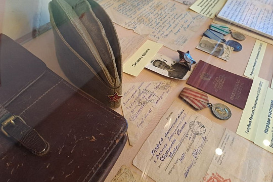 На экскурсию по выставке «Свидетели войны и Победы» приглашает областная библиотека