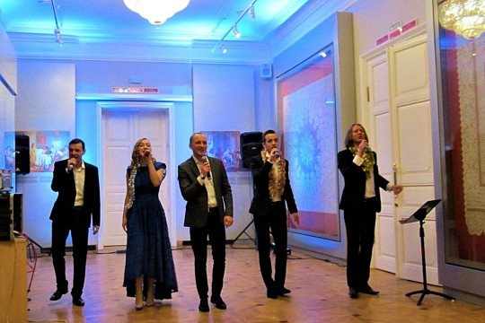 Любимые зимние песни исполнит для вологжан вокальный ансамбль «Гран-При»