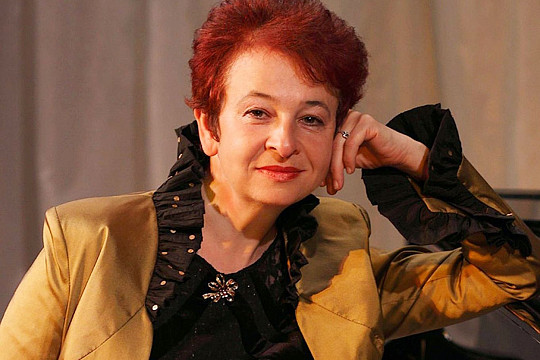 Дневники, письма и стихи Анны Ахматовой легли в основу моноспектакля «Бог сохраняет все», который будет показан в областной филармонии