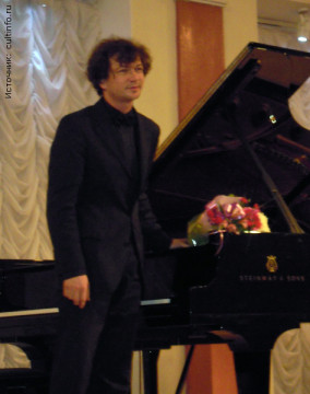 Абонемент «STEINWAY-парад» открыл лауреат международных конкурсов пианист Михаил Мордвинов