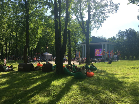 Музыка, игры, мастер-классы и кино ждут череповчан и гостей в Соляном саду города металлургов в эту субботу