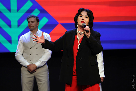 «Песню нужно играть»: народная артистка России Надежда Бабкина провела мастер-класс в Вологде