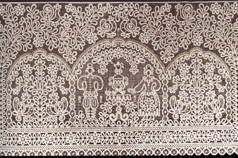 Панно «Чаепитие в беседке». 1981. Лен, сцепное плетение. ВОКГ