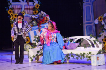 Спектакль «За двумя зайцами»