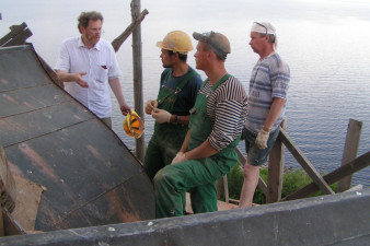 Слева - Смирнов Н. Н.