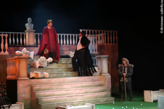 Спектакль «Ромул Великий»