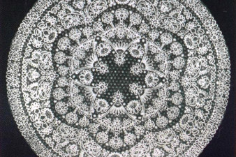 Скатерть «Веселая ярмарка». 1989. Лен, сцепное плетение. ВГИАХМЗ