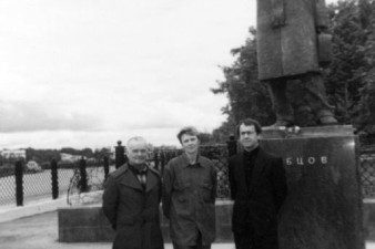 В. Белков и Н. Сочихин (слева), сургутский поэт. Праздник «Рубцовская осень», 1998 г. В. Белков и Н. Сочихин (слева), сургутский поэт. Праздник «Рубцовская осень», 1998 г.