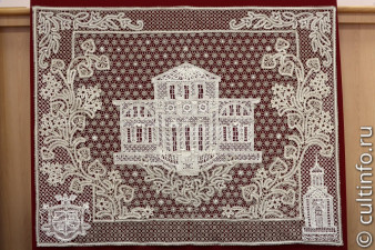 Панно «Под вековыми липами». Авторы Ангелина Ракчеева и Юлия Захарова