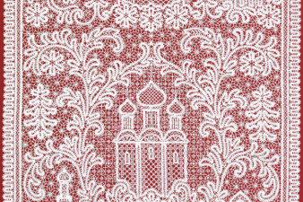 Панно «Святыни Вологды». 2003 г. Авт. А. Н. Ракчеева. Лен отбеленный, люрекс, кружево, сцепная техника