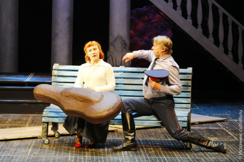 В роли Ольги Вальдемаровны в спектакле «Старые песни о нас». 2017