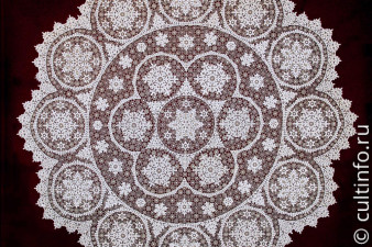 Скатерть «Снежинка». Автор Виктория Ельфина