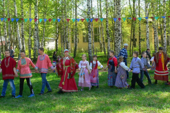 Межрегиональный детский фольклорный праздник «Хохловские игрища». Фотографии из социальной сети «ВКонтакте» Межрегиональный детский фольклорный праздник «Хохловские игрища». Фотографии из социальной сети «ВКонтакте»