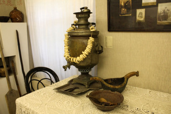 Нижние залы Кадуйского краеведческого музея посвящены жизни человека