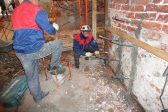 Инъецирование кирпичной кладки стен