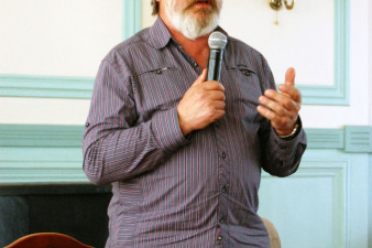 Сергей Алексеев на встрече с читателями Вологодской областной библиотеки Сергей Алексеев на встрече с читателями Вологодской областной библиотеки