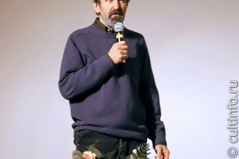 Александр Петров