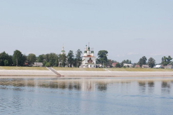 Вид на Дымковский погост: церкви Дмитрия Солунского и Сергия Радонежского