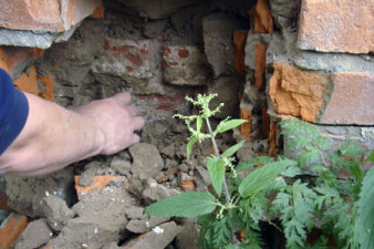 «Разборка» кирпичной кладки перед реставрацией 2011-2012 годов