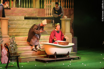 Спектакль «Ромул Великий»