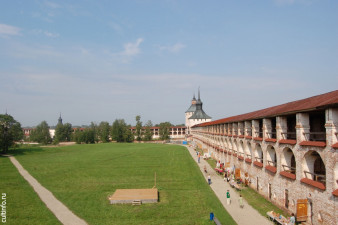 Кирилло-Белозерский монастырь. Стены и башни XVII века / Kirillo-Belozersky monastery