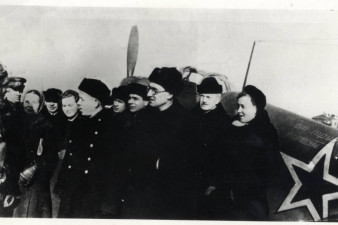 Самолет Ленинграду, построенный на средства вологжан