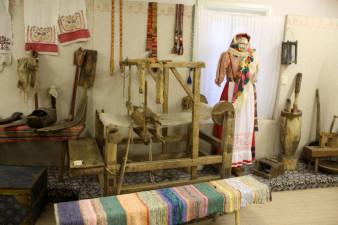 Нижние залы Кадуйского краеведческого музея посвящены жизни человека