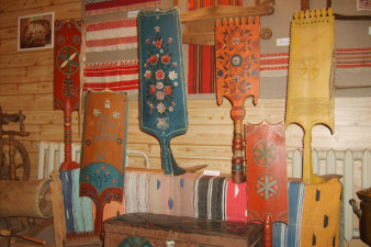 Фрагмент экспозиции «Промыслы и ремесла Вожегодского края»