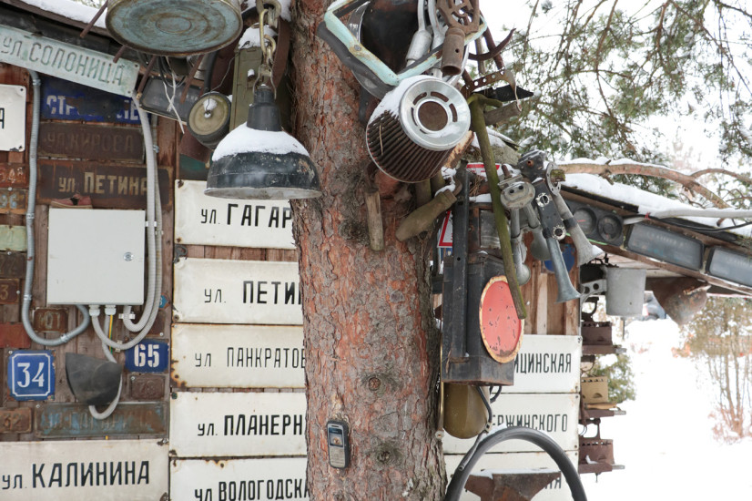 Ворованных табличек в коллекции нет. Все они сняты с расселенных и разрушенных домов.